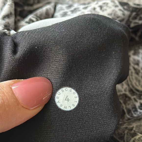 Lululemon Wunder Under Crop Full-on Luxtreme Serigraph Starlight black/m… - Picture 13 of 13